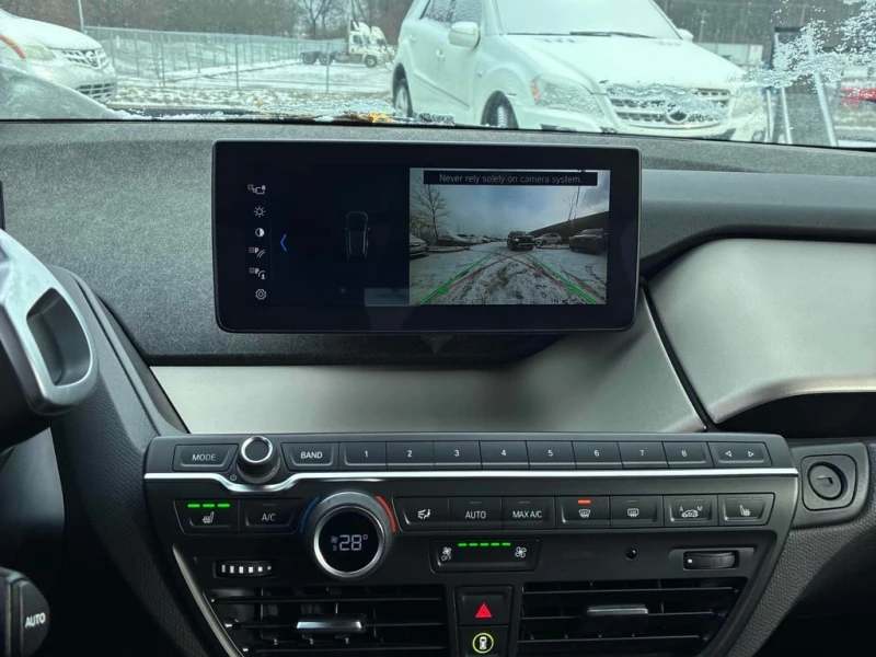 BMW i3 * Auto w/Range Extender * CARFAX * БЕЗ ПЪРВОНАЧАЛН, снимка 9 - Автомобили и джипове - 52745375