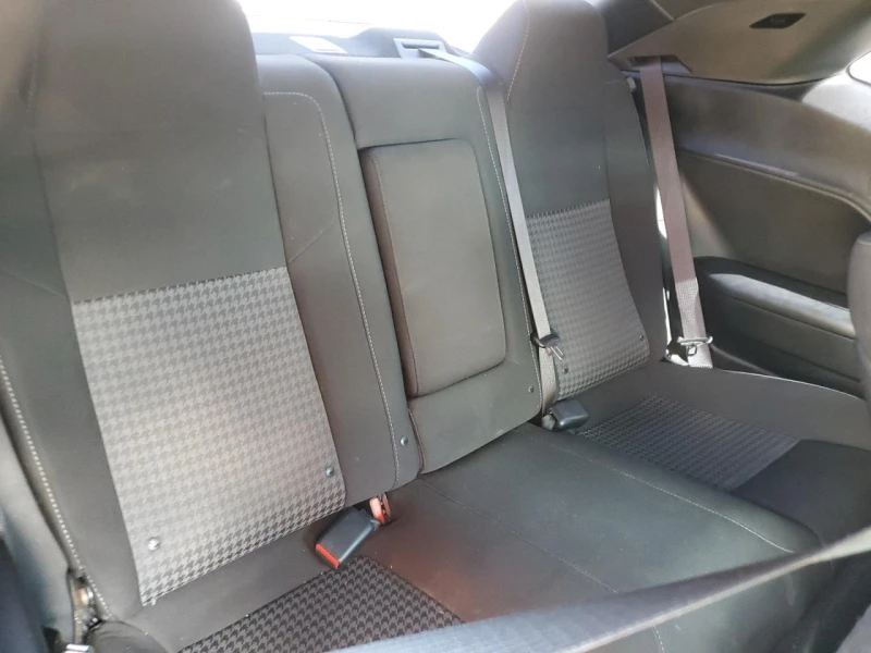 Dodge Challenger R/T 5.7 HEMI V8, снимка 10 - Автомобили и джипове - 53026046