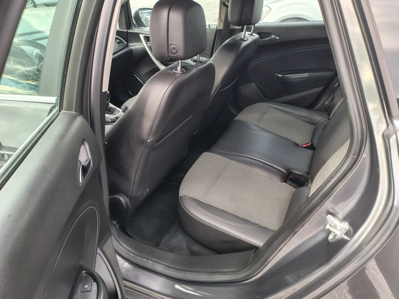 Opel Astra 1.7 cdti, снимка 12 - Автомобили и джипове - 53098348