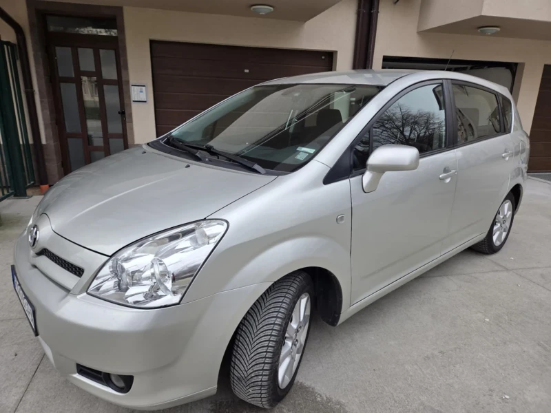 Toyota Corolla verso 1.8 бензин
