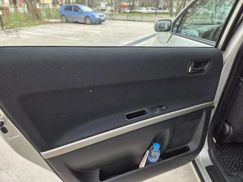 Toyota Corolla verso 1.8 бензин, снимка 9 - Автомобили и джипове - 53143504