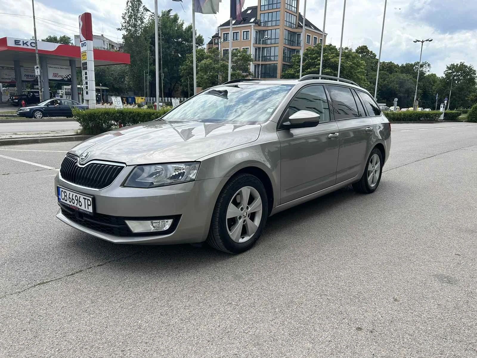 Skoda Octavia 1.4 140 к.с LPG Adaptive Cruise DISTRONIC  SCHWEIZ - изображение 4