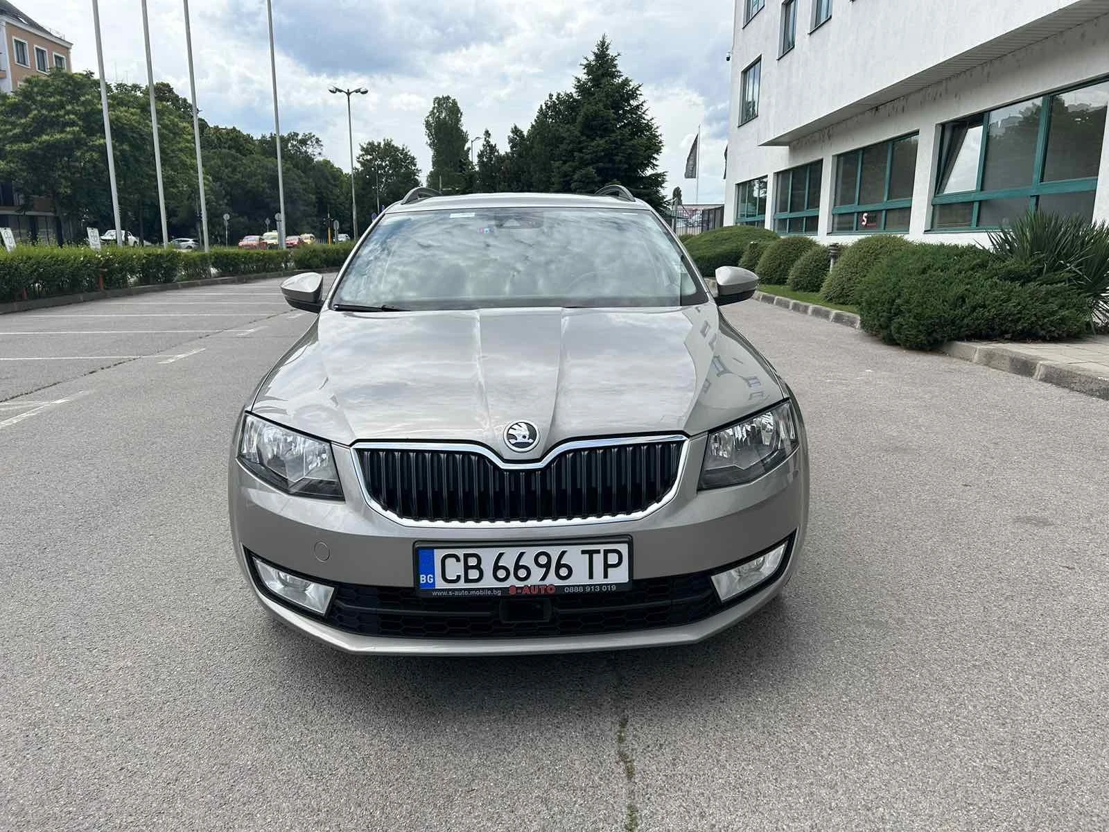 Skoda Octavia 1.4 140 к.с LPG Adaptive Cruise DISTRONIC  SCHWEIZ - изображение 5