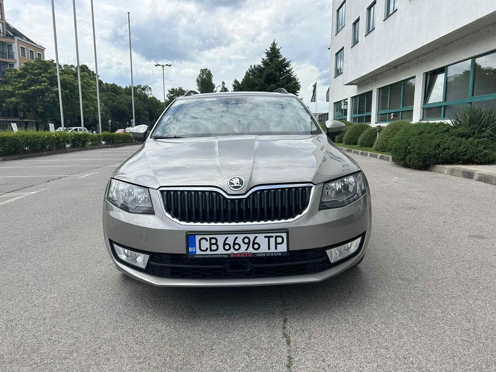 Skoda Octavia 1.4 140 к.с LPG Adaptive Cruise DISTRONIC  SCHWEIZ - изображение 7