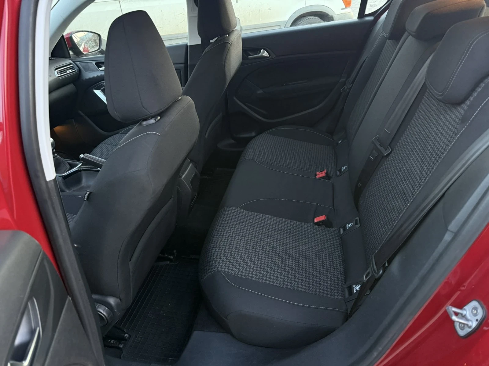 Peugeot 308 1.2i Pure Tech-110�.�. | Mobile.bg � ����������� 10