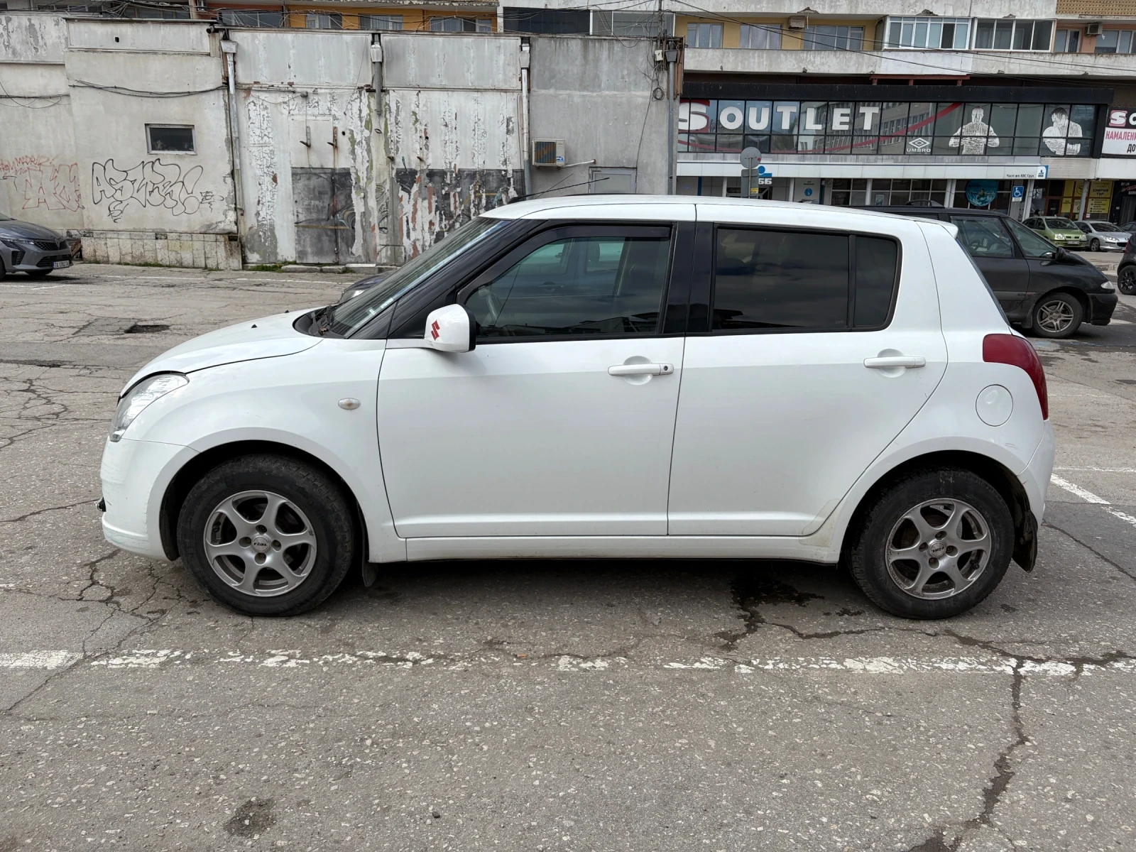 Suzuki Swift, снимка 3 - Автомобили и джипове - 54395316
