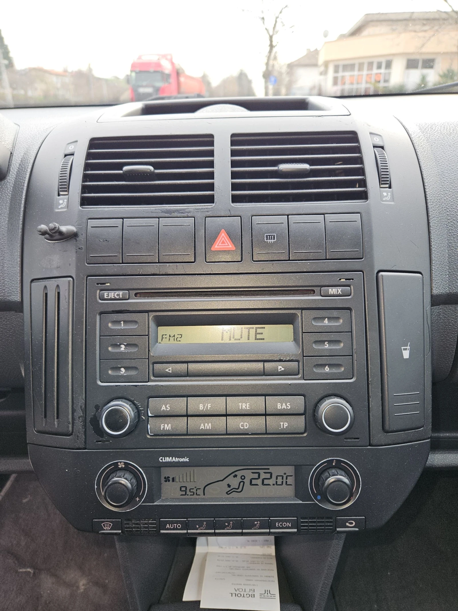 VW Polo, снимка 8 - Автомобили и джипове - 54072686