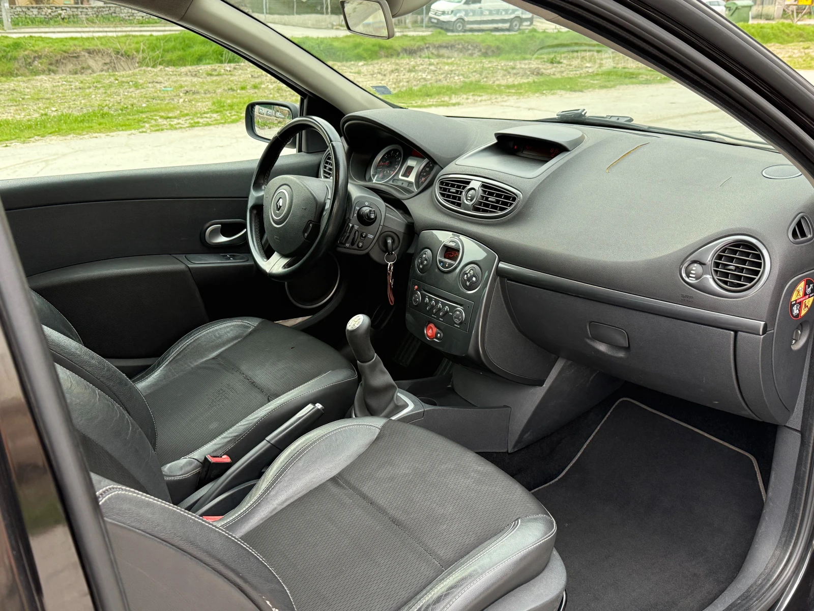 Renault Clio, снимка 10 - Автомобили и джипове - 54167771