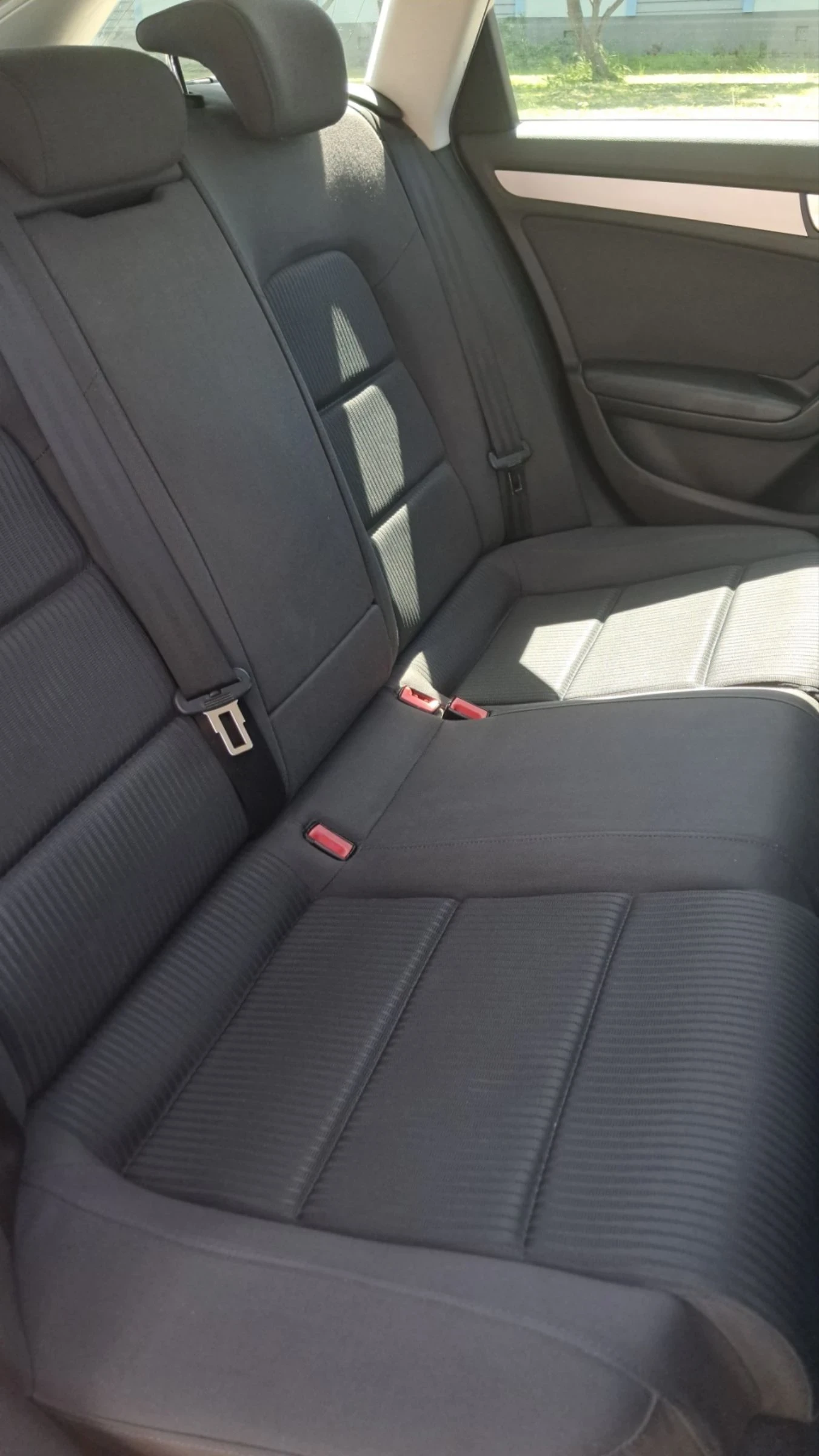 Audi A4 2.0Tdi, снимка 9 - Автомобили и джипове - 54322827