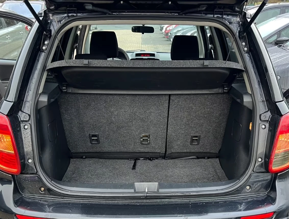 Suzuki SX4 1.6i/Automatik, снимка 17 - Автомобили и джипове - 54429730