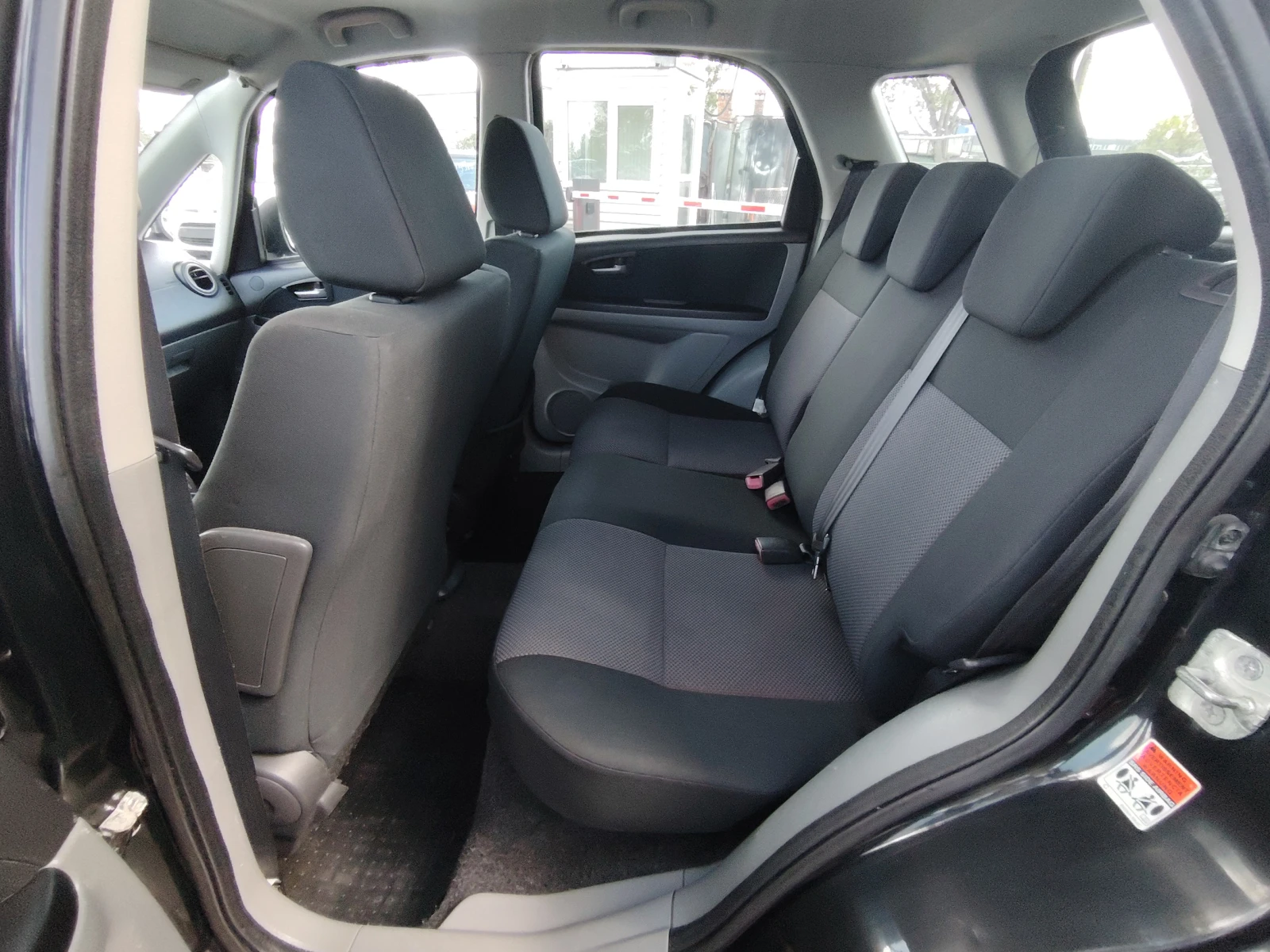 Suzuki SX4 1.6i/Automatik, снимка 16 - Автомобили и джипове - 54429730