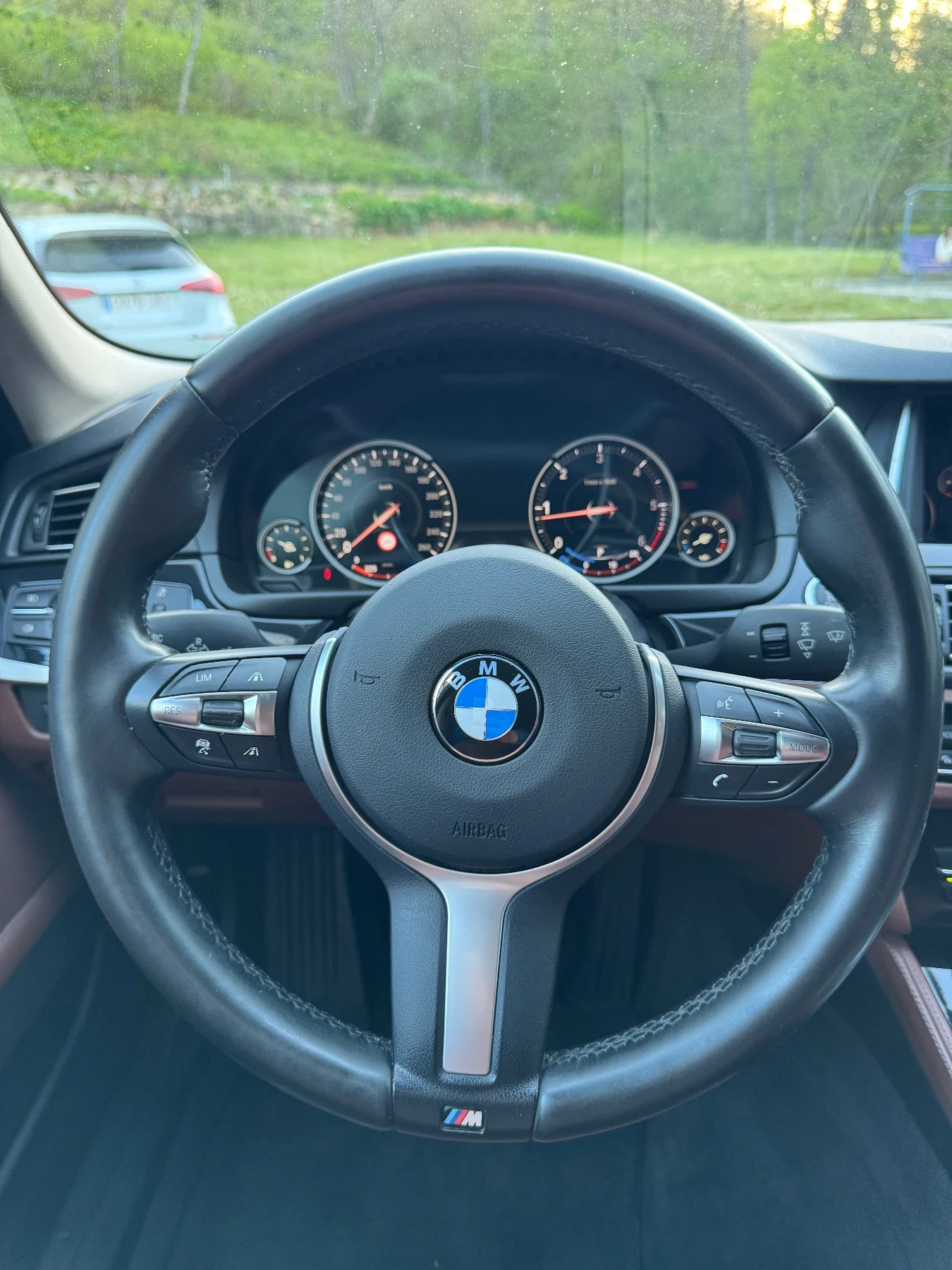 BMW 525 Xdrive Facelift , снимка 9 - Автомобили и джипове - 54446974