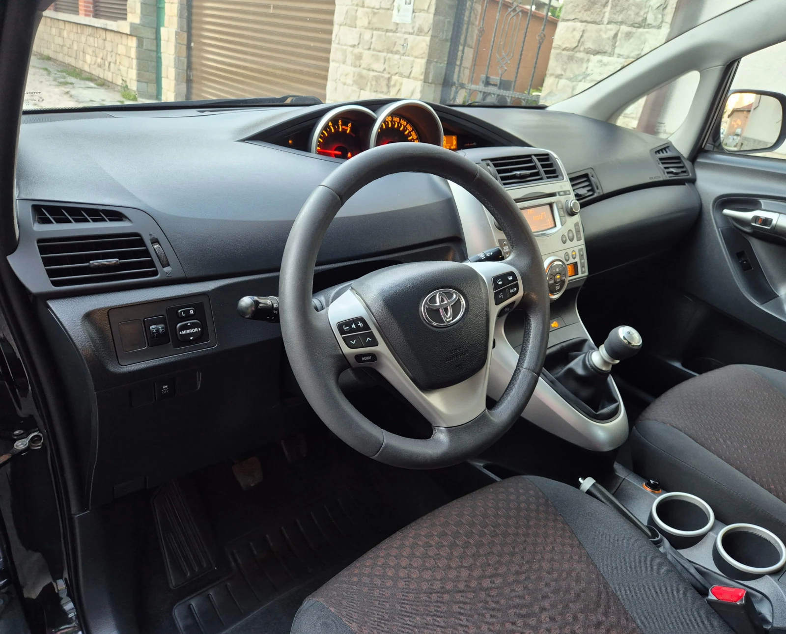 Toyota Verso 2.0d4d-LIMITED-верига-6скорости-japan, снимка 13 - Автомобили и джипове - 54732803