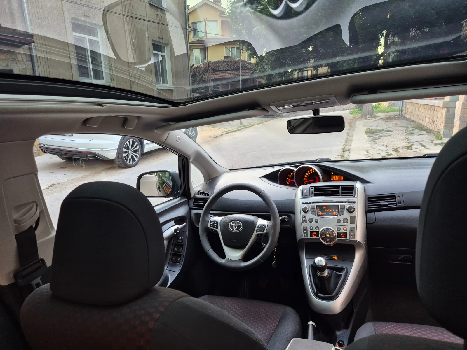 Toyota Verso 2.0d4d-LIMITED-верига-6скорости-japan, снимка 15 - Автомобили и джипове - 54732803