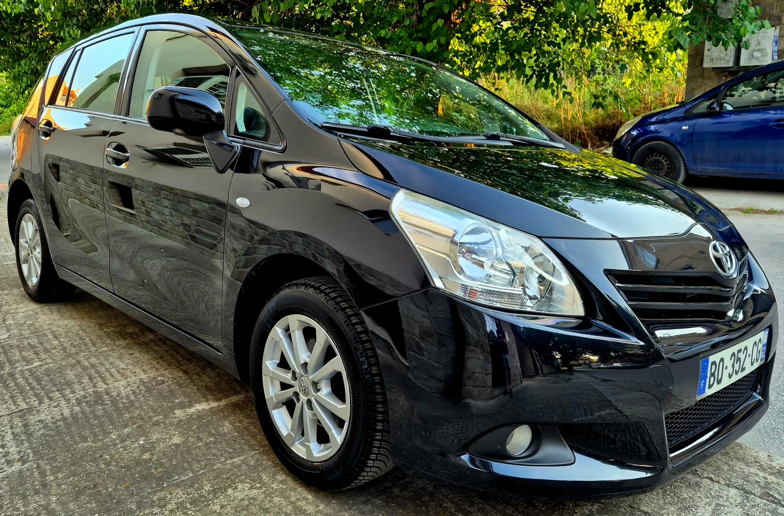 Toyota Verso 2.0d4d-LIMITED-верига-6скорости-japan