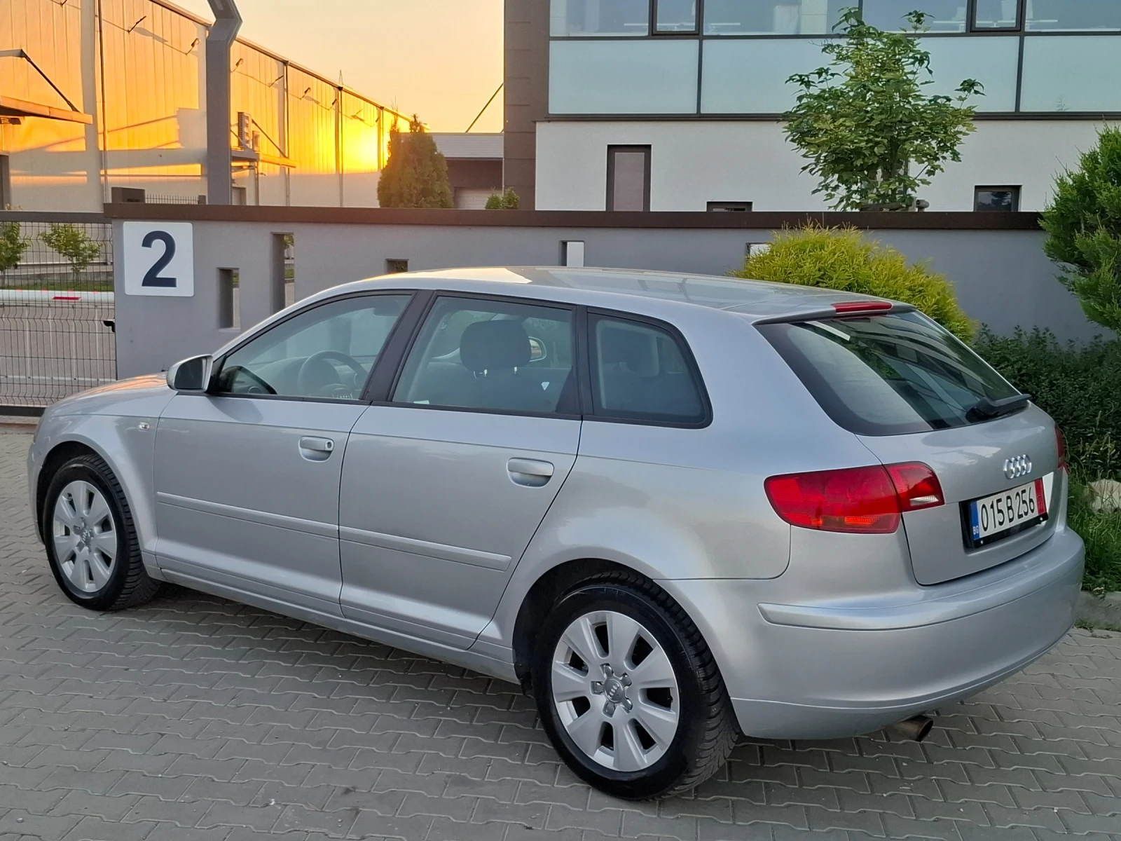 Audi A3 1.6i* (102кс)* FACELIFT* НОВ ВНОС* , снимка 4 - Автомобили и джипове - 54839902