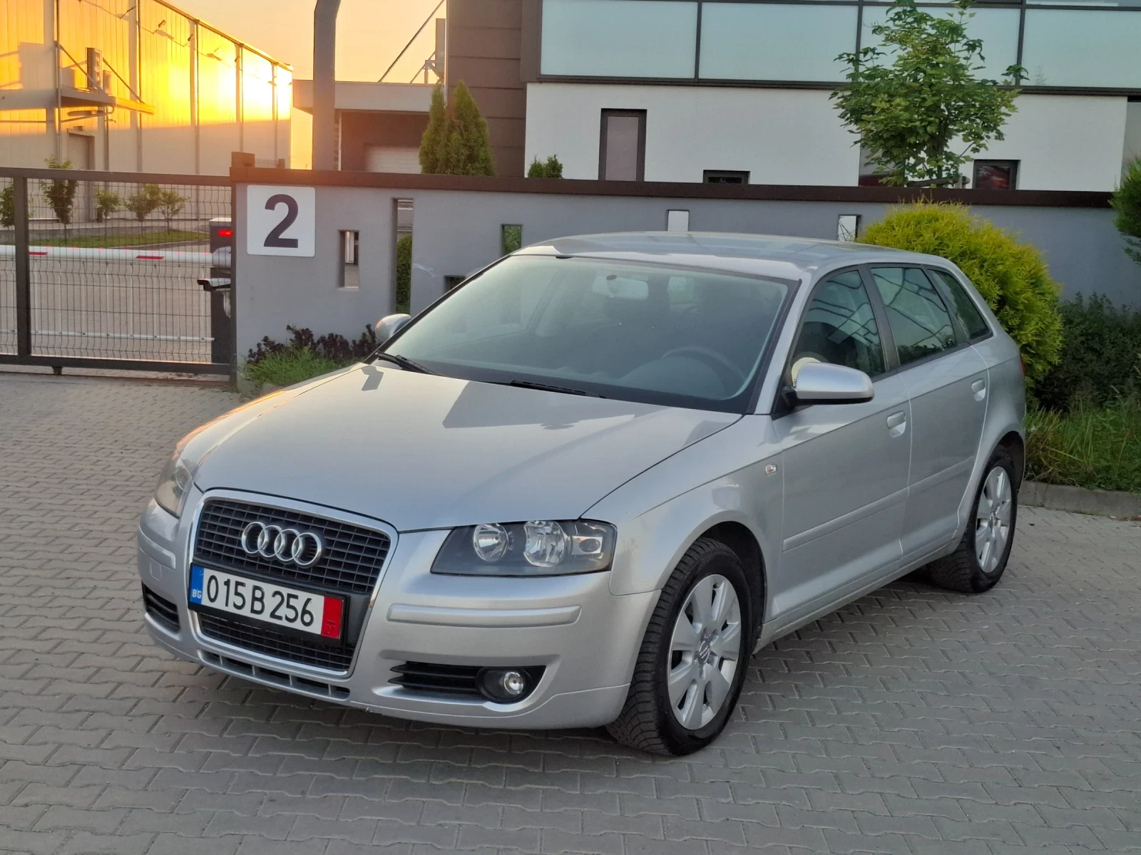 Audi A3 1.6i* (102кс)* FACELIFT* НОВ ВНОС* , снимка 2 - Автомобили и джипове - 54839902