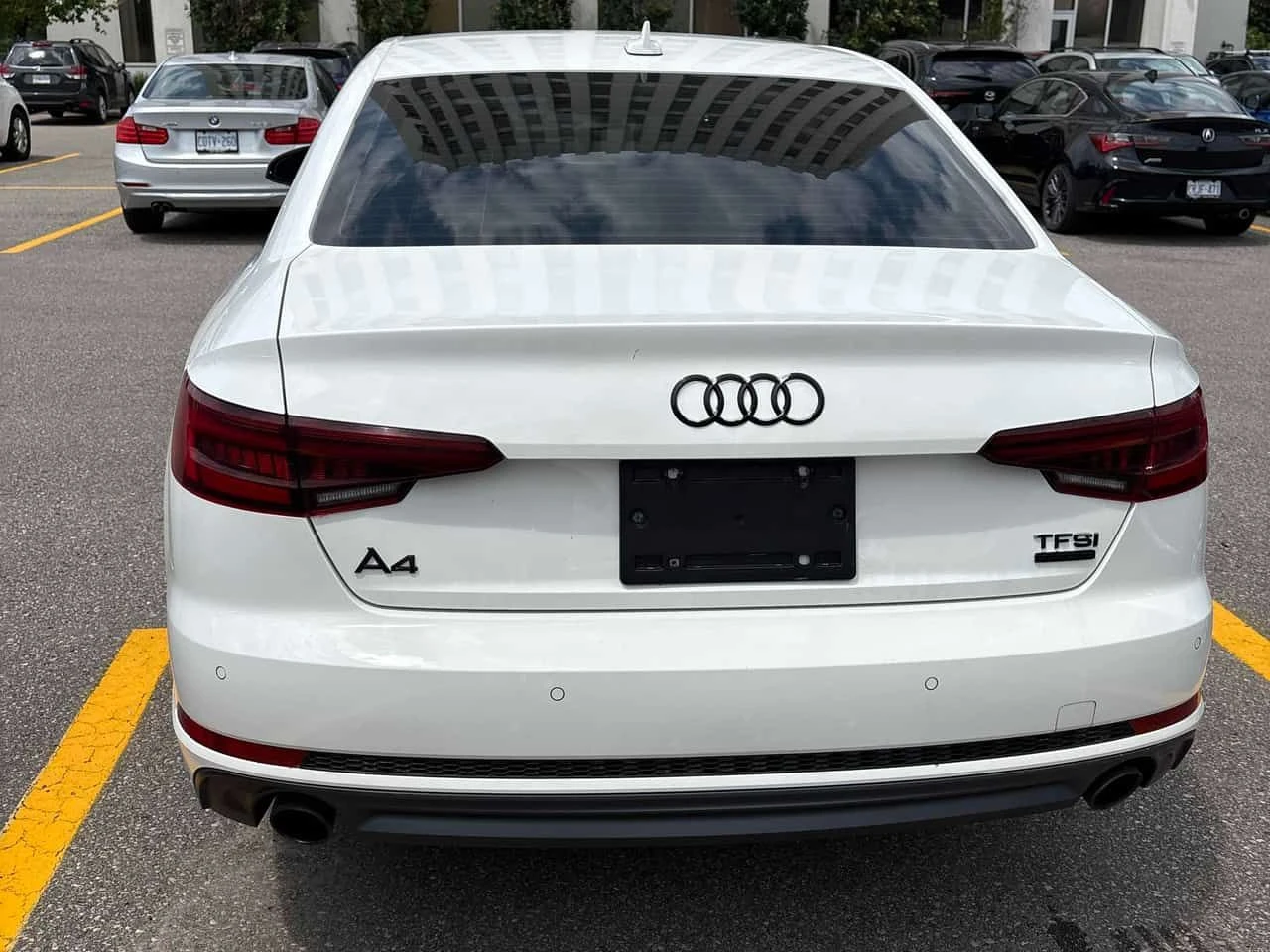 Audi A4 | Progressiv | CARFAX * БЕЗ ПЪРВОНАЧАЛНА ВНОСКА | , снимка 4 - Автомобили и джипове - 55167331
