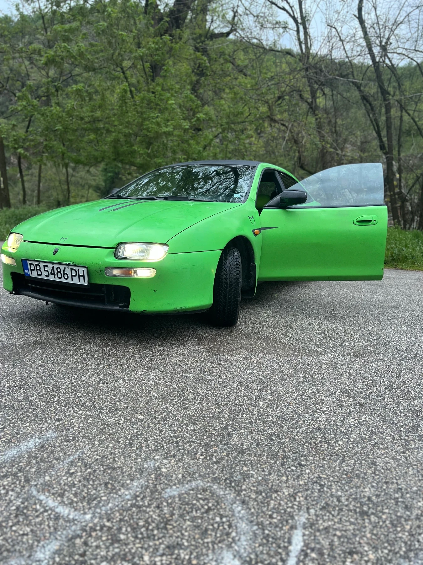 Mazda 323, снимка 2 - Автомобили и джипове - 55377310