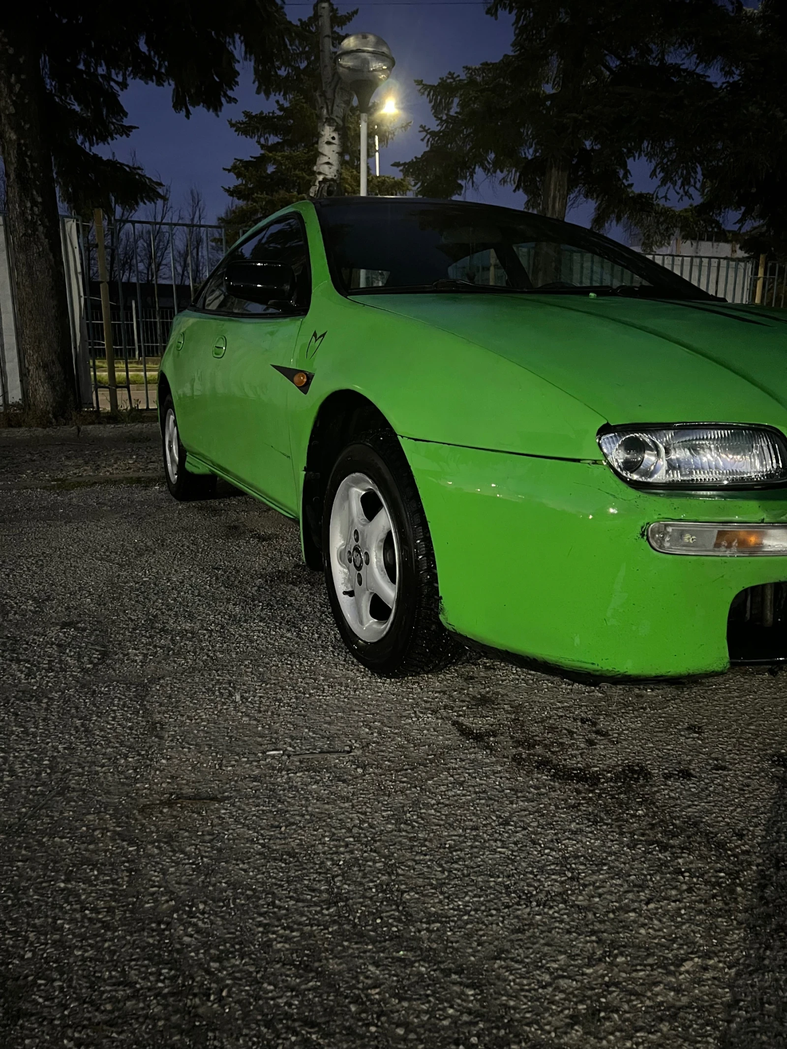Mazda 323, снимка 7 - Автомобили и джипове - 55377310