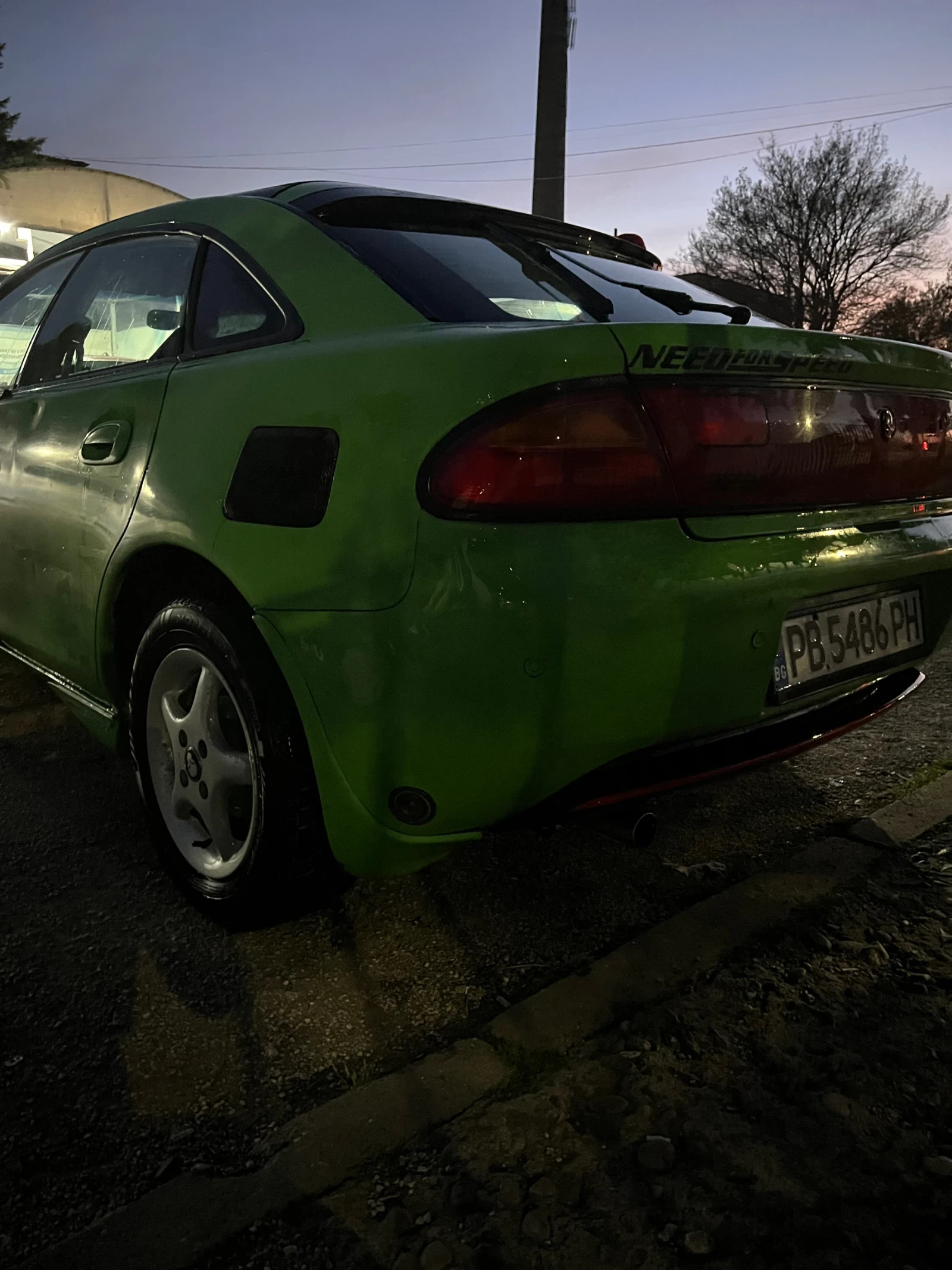 Mazda 323, снимка 4 - Автомобили и джипове - 55377310