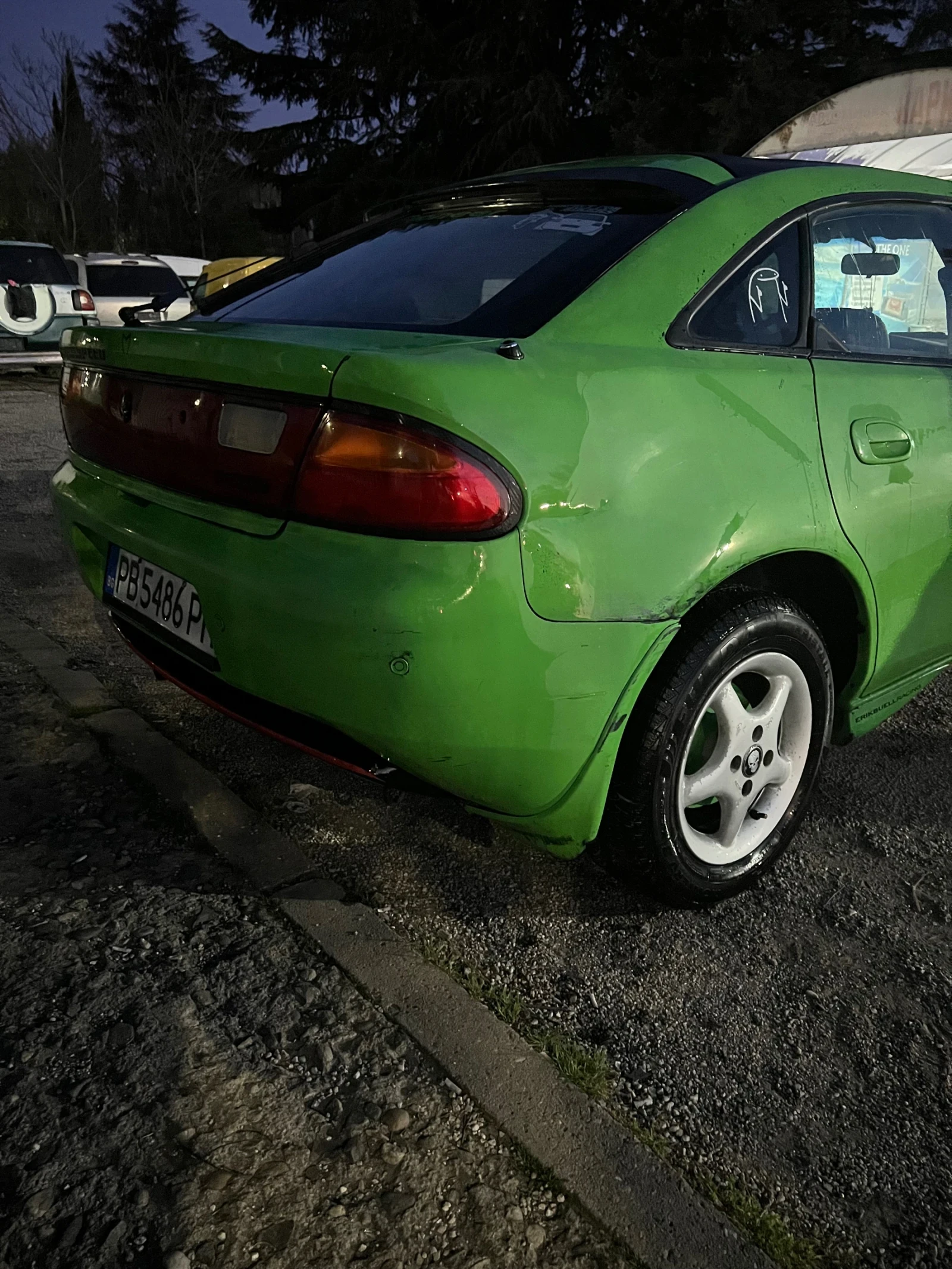 Mazda 323, снимка 6 - Автомобили и джипове - 55377310