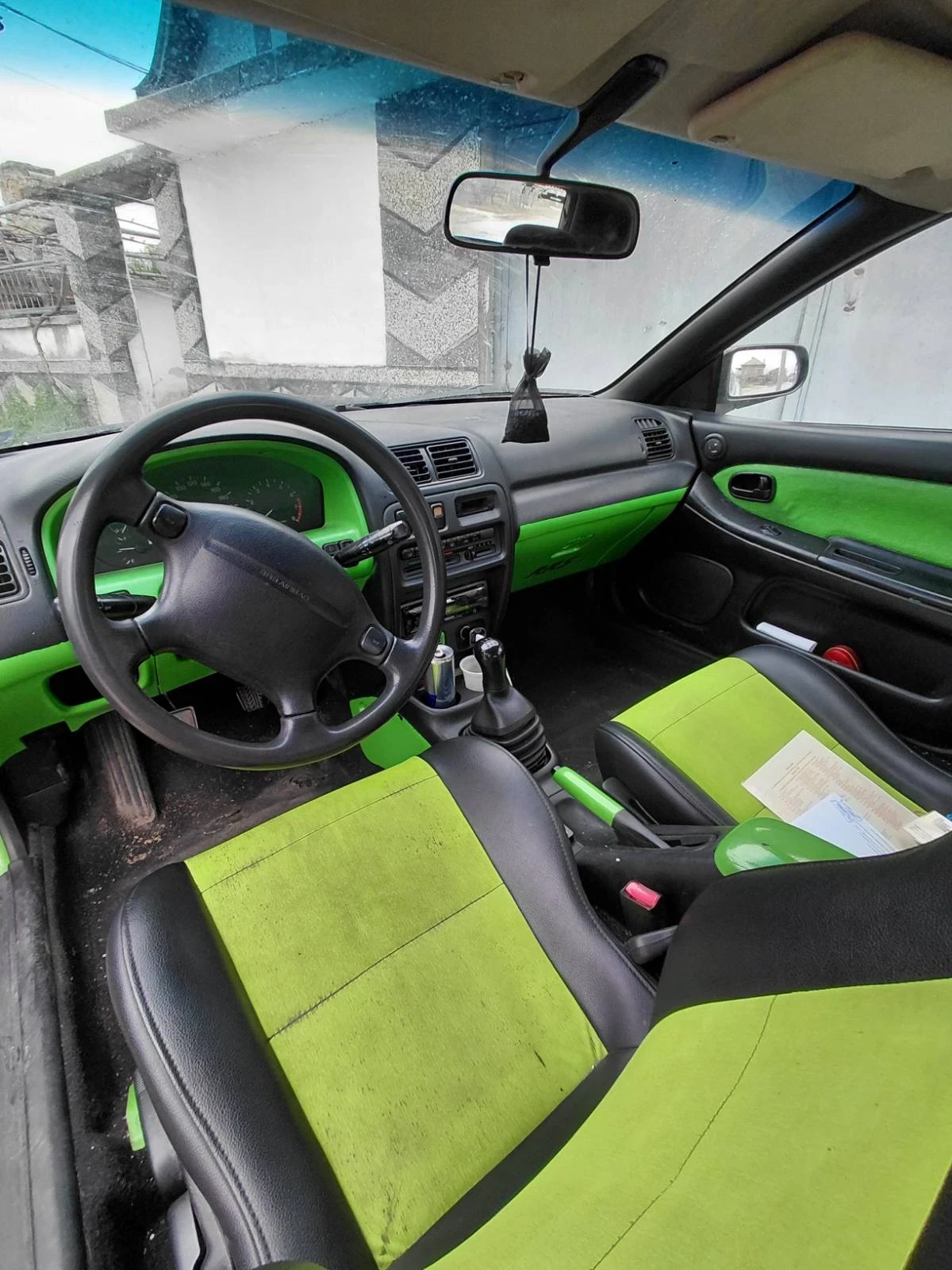 Mazda 323, снимка 3 - Автомобили и джипове - 55377310