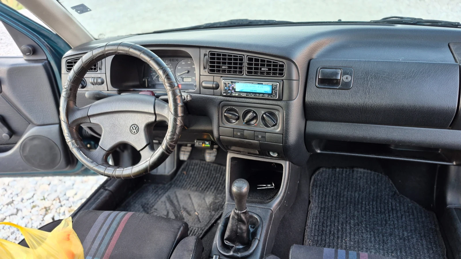 VW Golf 1.8 моно/газ , снимка 12 - Автомобили и джипове - 56068113