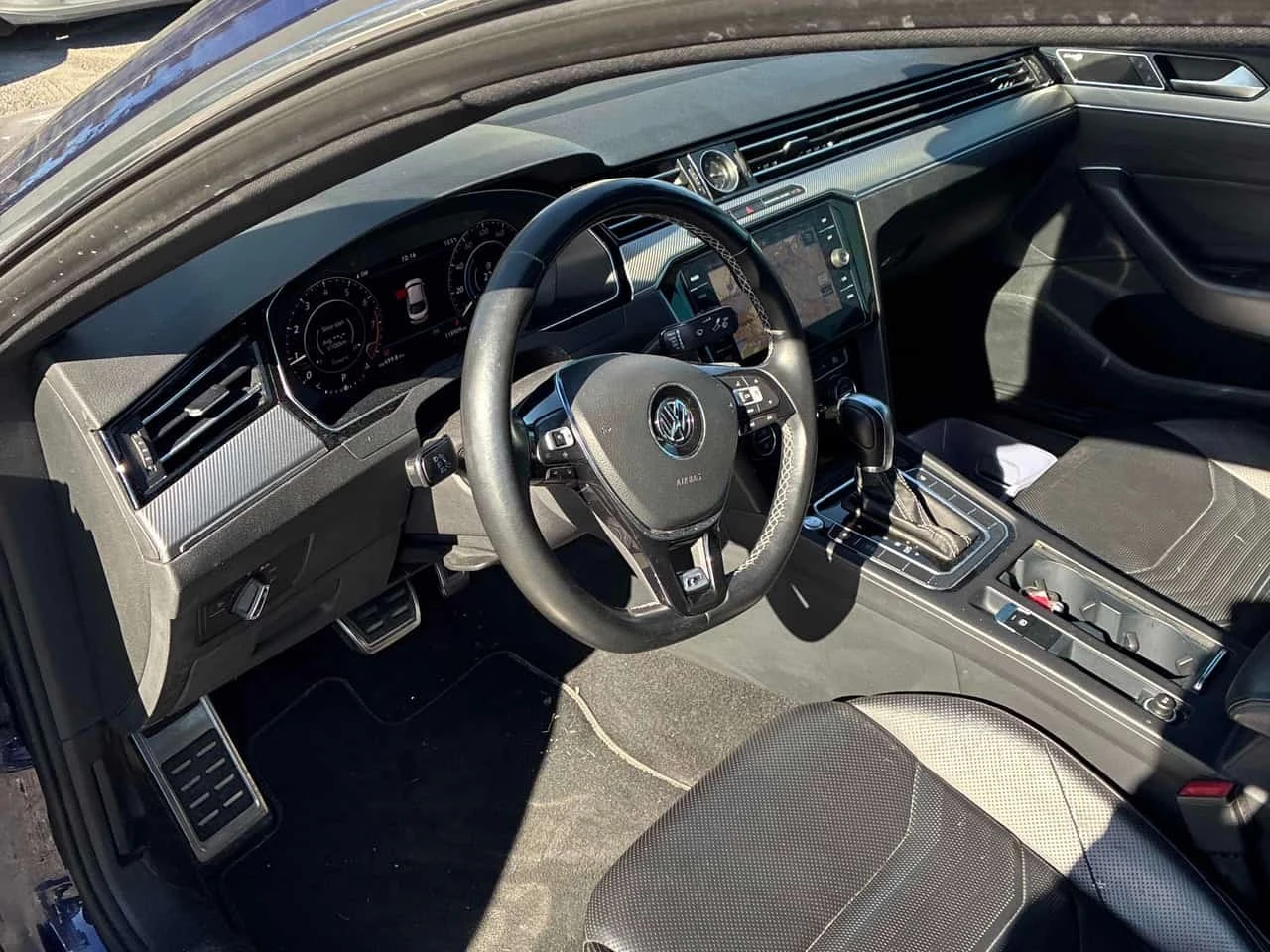 VW Arteon R-Line / Dynaudio / Обдухване / Carfax, снимка 5 - Автомобили и джипове - 56199436