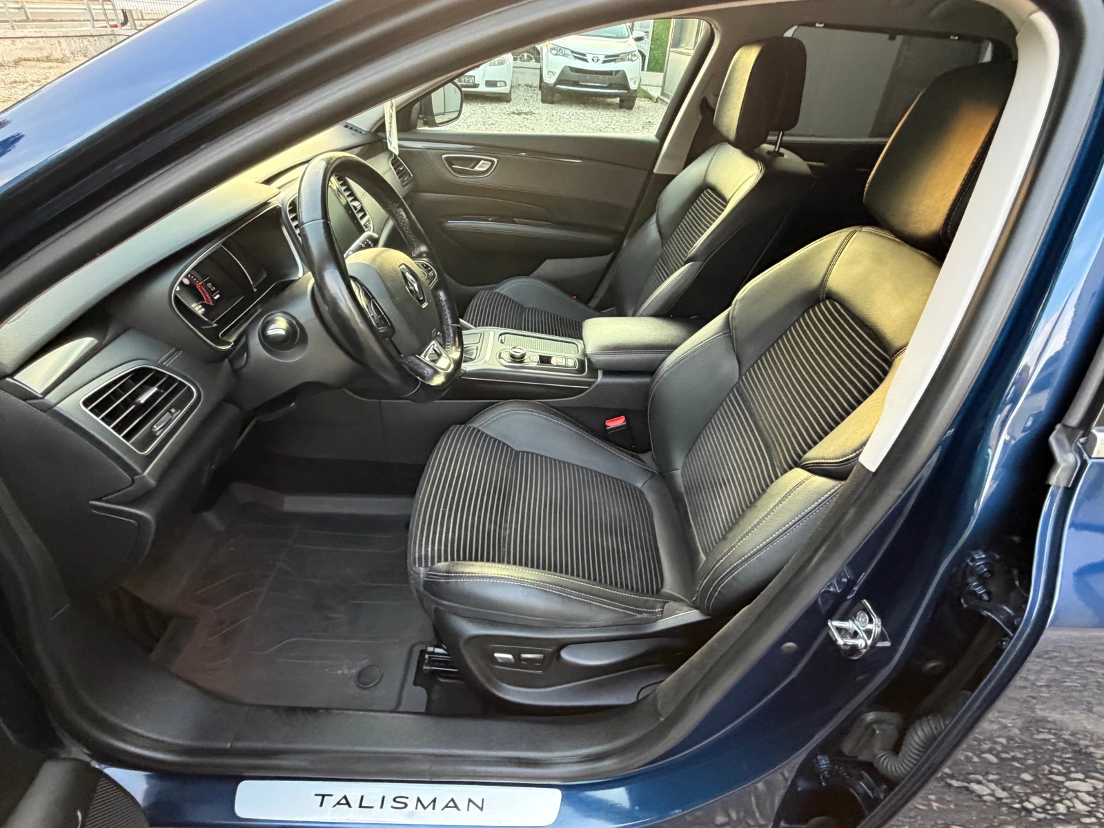 Renault Talisman 1.6DCI* LED* NAVI* TOP* Avtomat, снимка 9 - Автомобили и джипове - 56216068