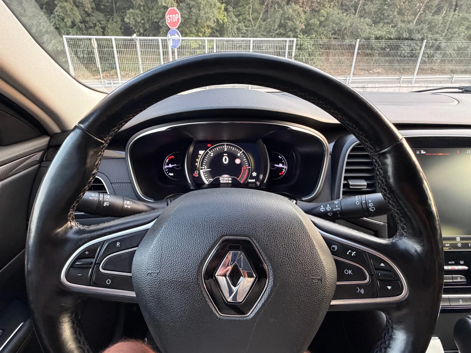 Renault Talisman 1.6DCI* LED* NAVI* TOP* Avtomat, снимка 13 - Автомобили и джипове - 56216068