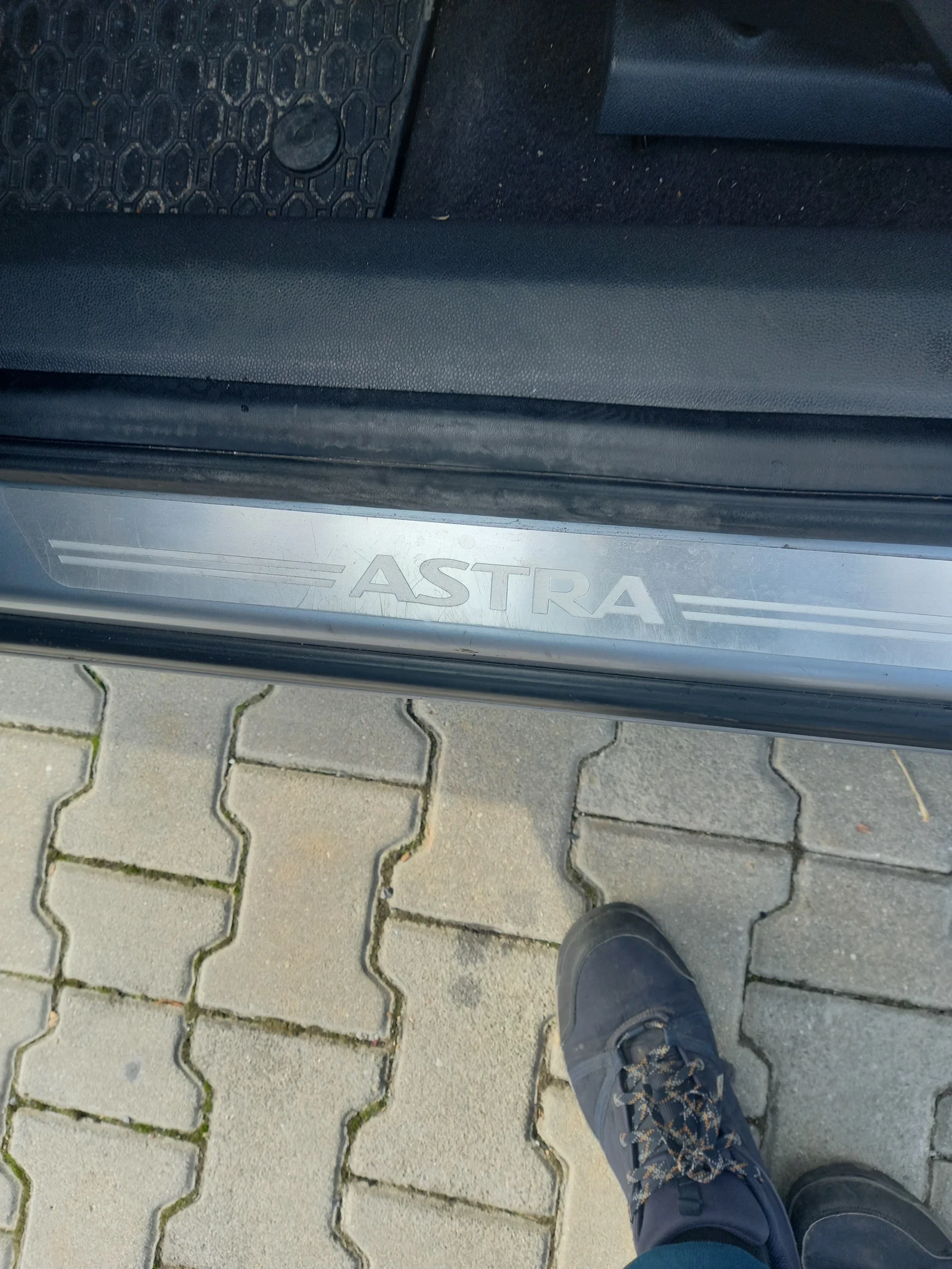 Opel Astra, снимка 13 - Автомобили и джипове - 56653617