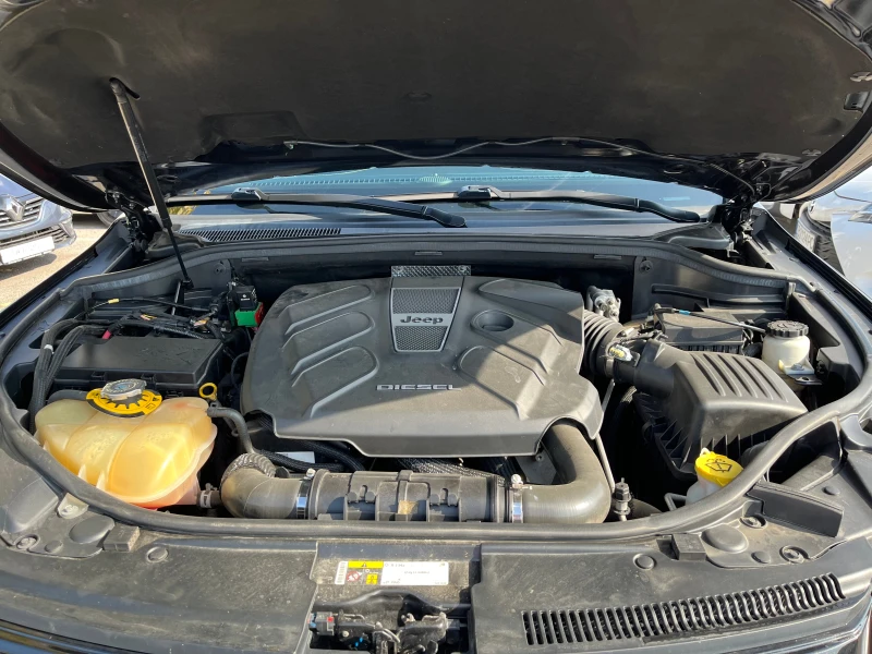 Jeep Grand cherokee, снимка 15 - Автомобили и джипове - 52083813