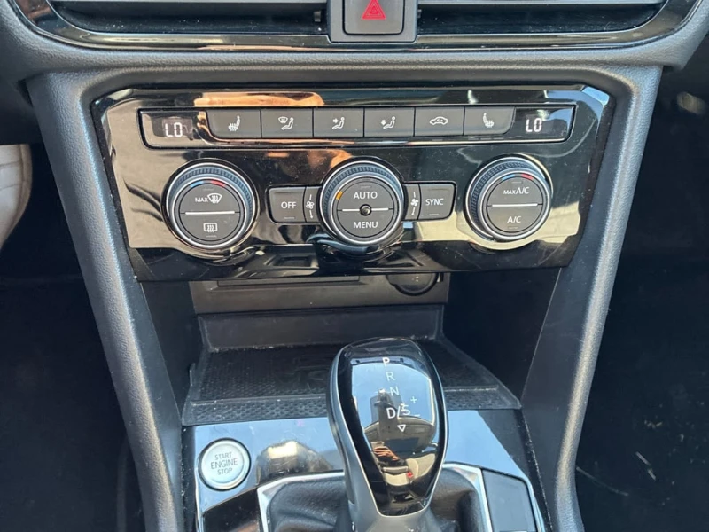 VW Taos * Comfortline * CARFAX * ЦЕНА ДО БГ, снимка 12 - Автомобили и джипове - 52893421