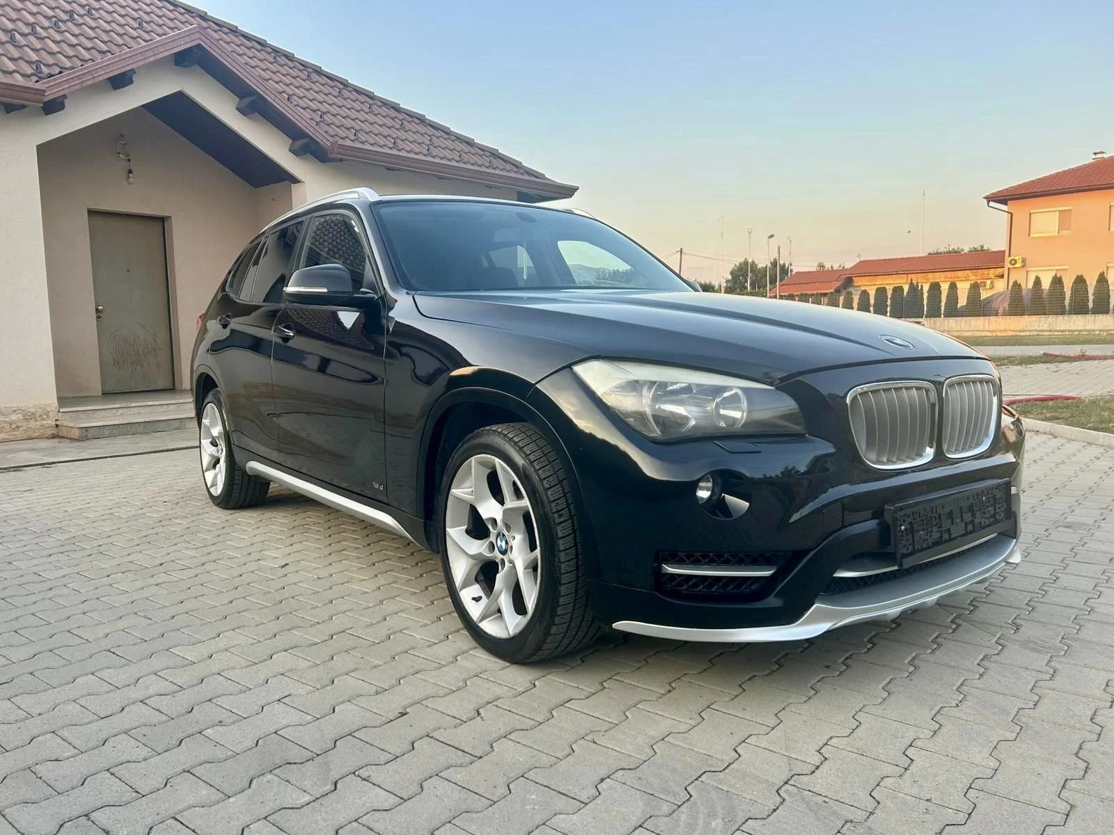 BMW X1 SDrive18d Msport (105 KW)  Facelift Автомат - изображение 2
