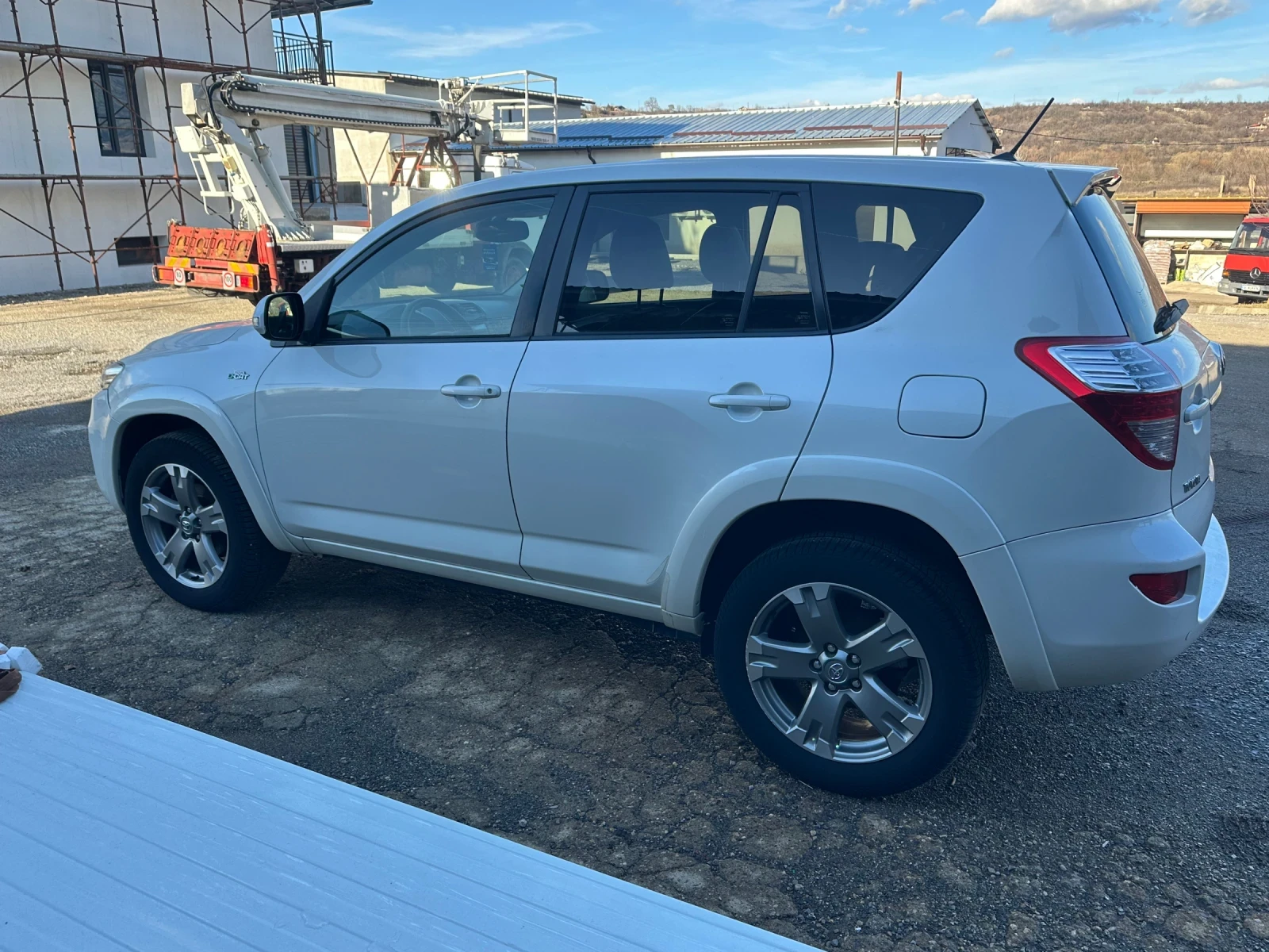 Toyota Rav4 2.2 d4d euro5 AVTOMATIC - изображение 6