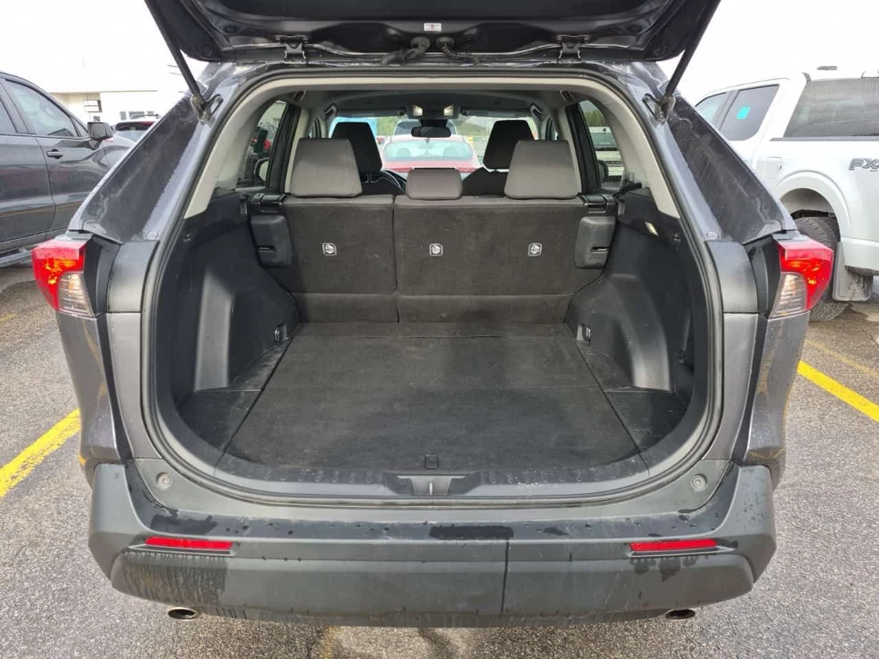 Toyota Rav4 LE| ПОДГРЕВИ| ДВА КЛЮЧА| CARFAX| АВТОФИНАНСИРАНЕ, снимка 5 - Автомобили и джипове - 54568020