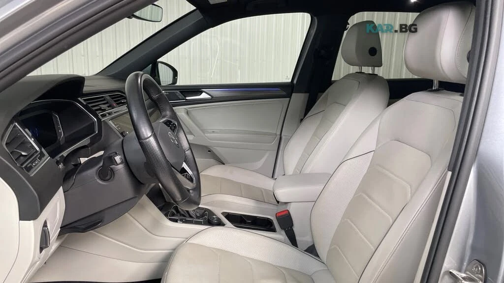 VW Tiguan Highline R-Line 4Motion* ОБДУХВАНЕ* ПАМЕТ* DIGITAL, снимка 14 - Автомобили и джипове - 55146749