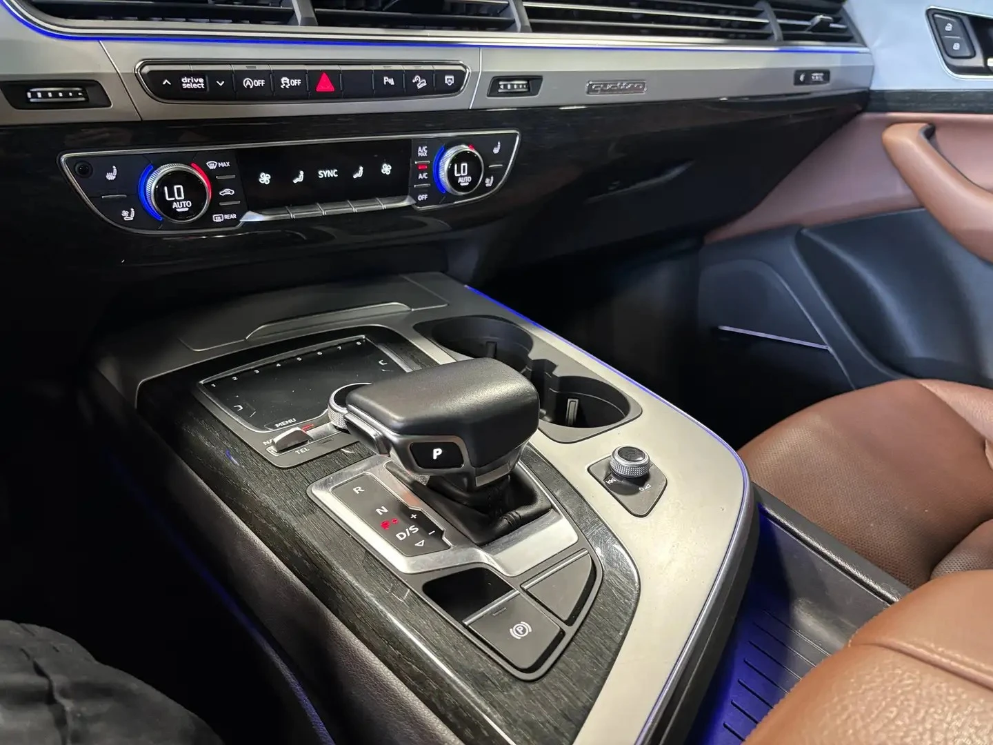 Audi Q7 Technik ЦЕНА ДО БЪЛГАРИЯ АВТОКРЕДИТ, снимка 13 - Автомобили и джипове - 55434837
