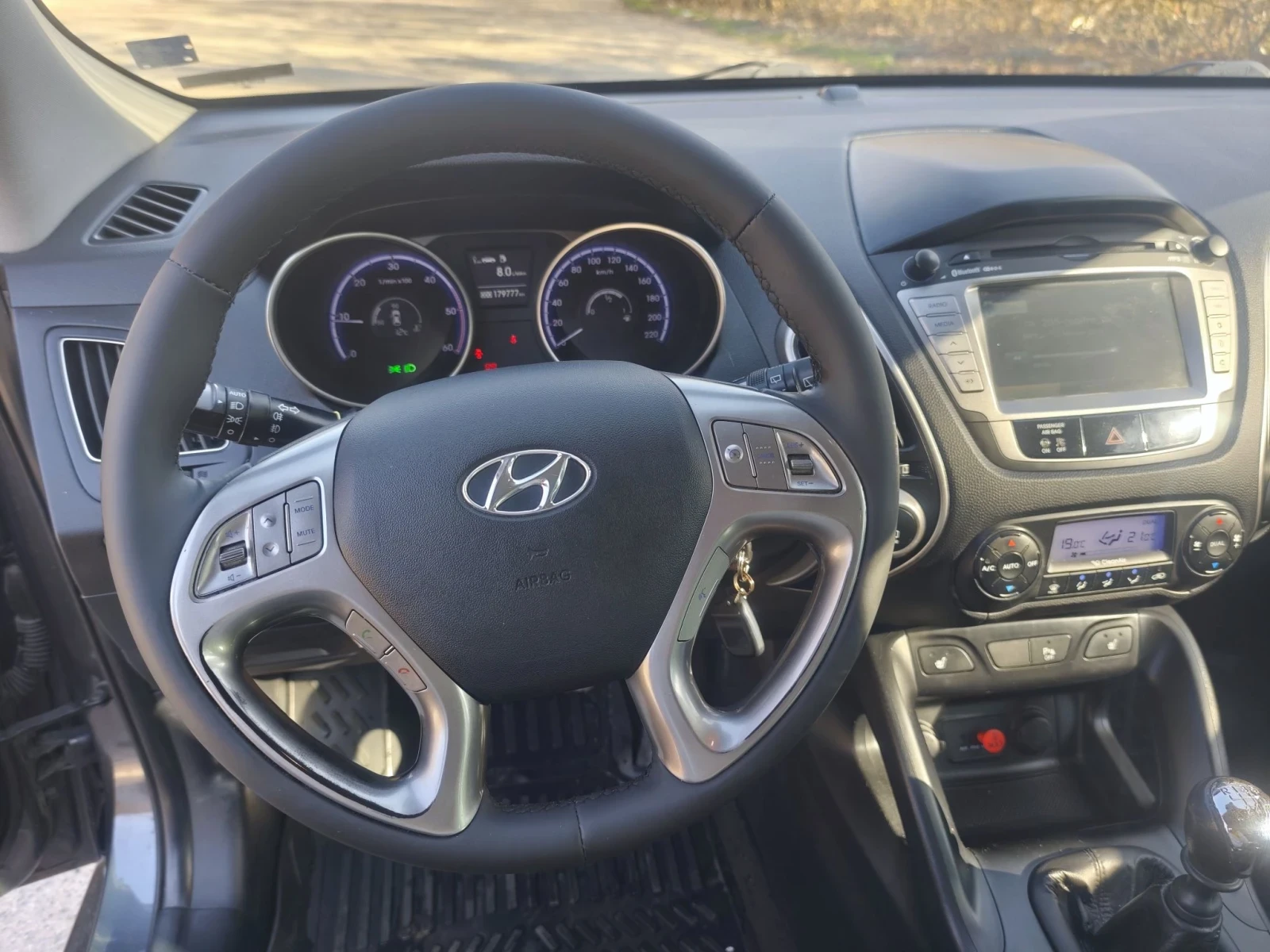 Hyundai IX35, снимка 12 - Автомобили и джипове - 56307424