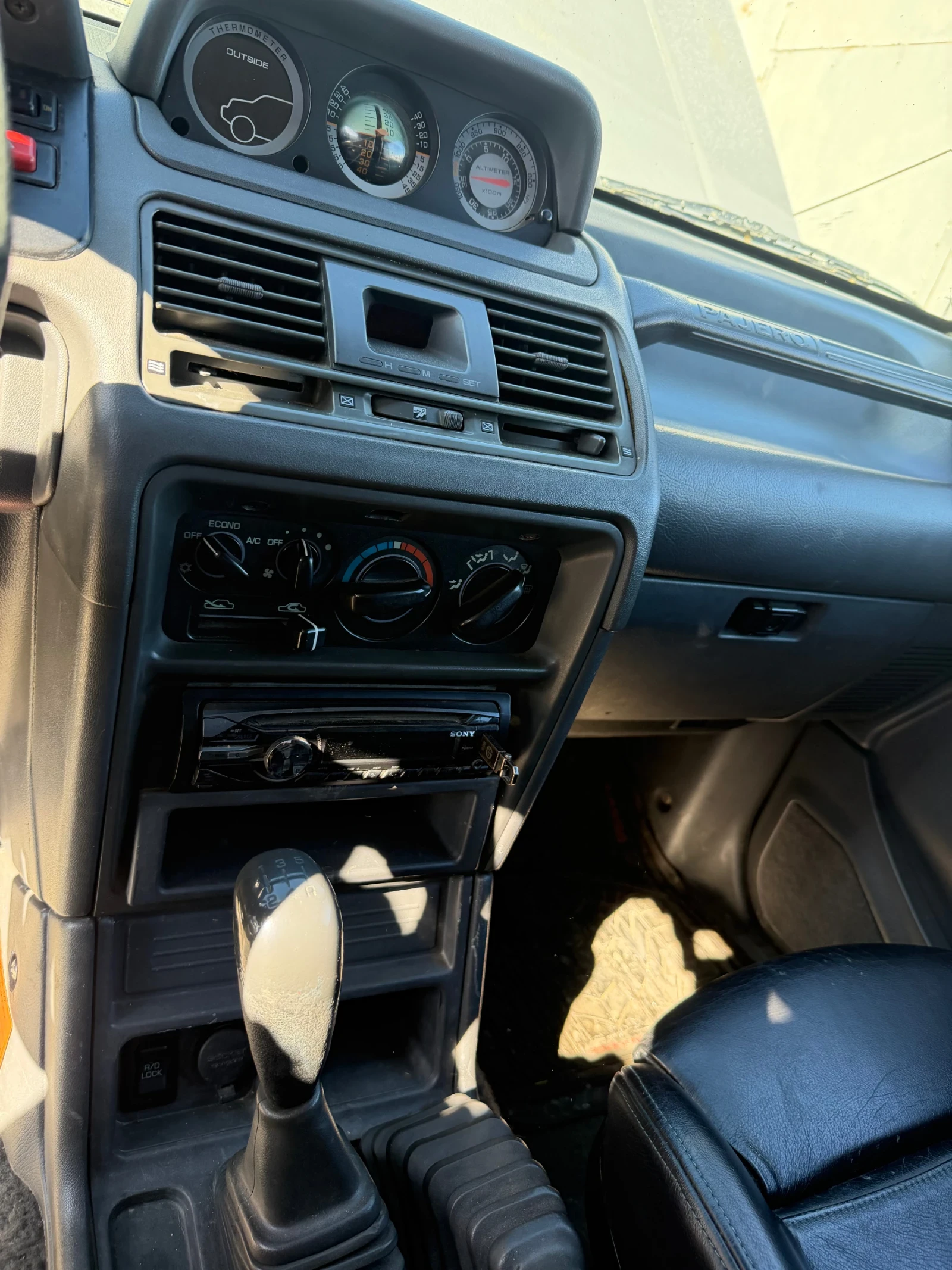 Mitsubishi Pajero 3.0 177 коня, снимка 10 - Автомобили и джипове - 56728678