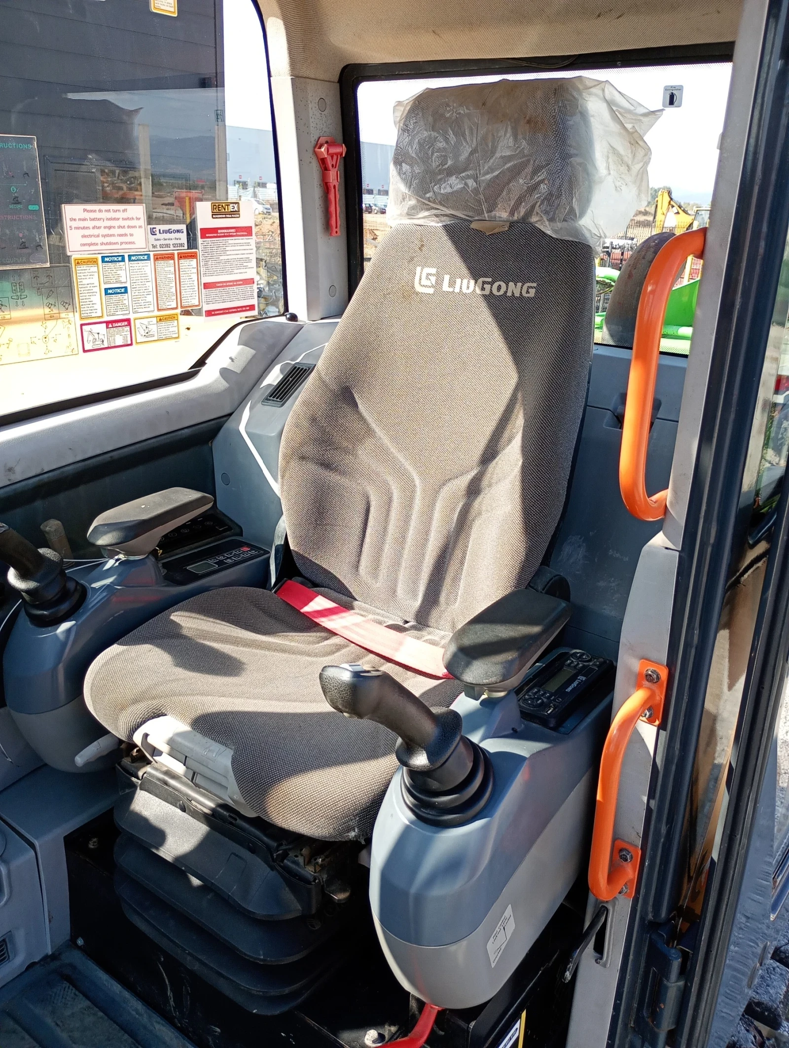 ����� LiuGong CLG909ECR 2019�., 8700 ��. | Mobile.bg � ����������� 11