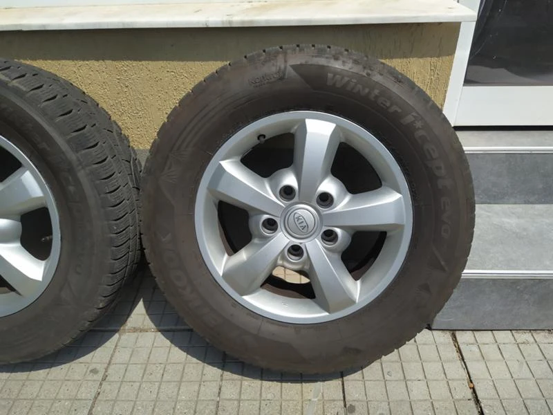 Гуми с джанти GoldenTyre 245/65R17, снимка 2 - Гуми и джанти - 39426127