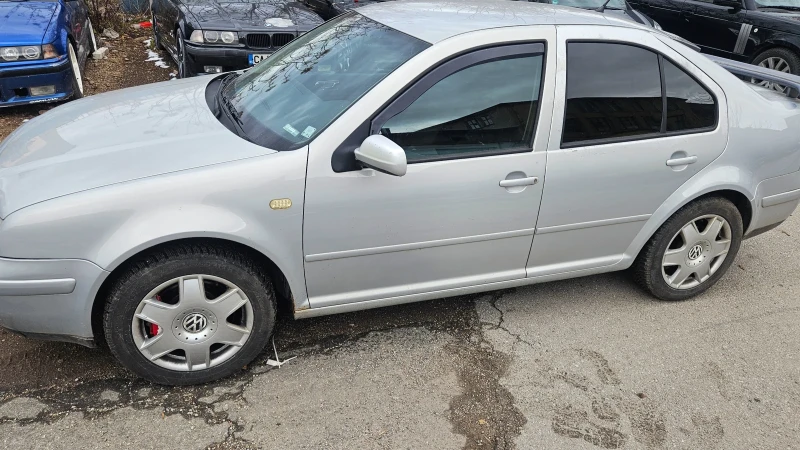 VW Bora, снимка 4 - Автомобили и джипове - 48080304