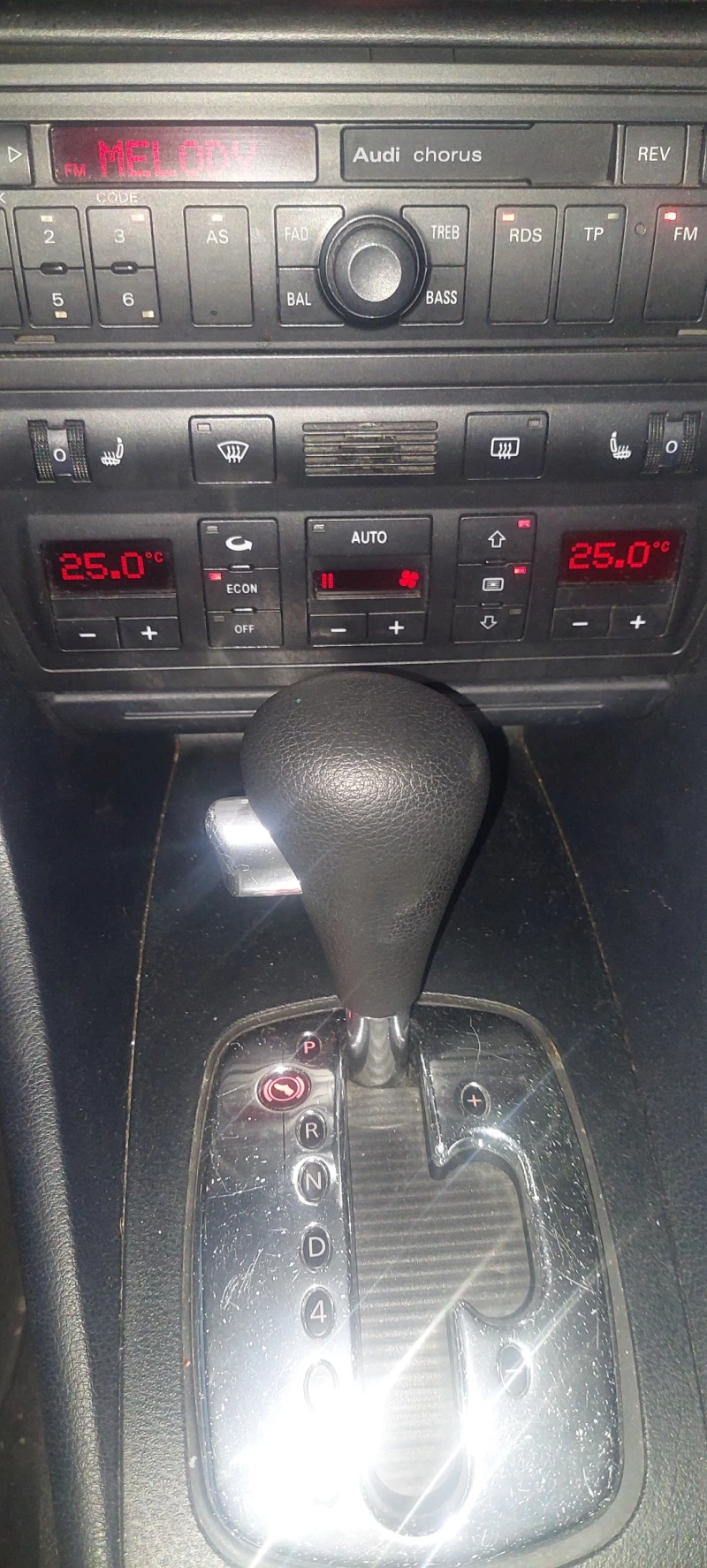 Audi A6 Quattro БЕНЗИН/ГАЗ, снимка 6 - Автомобили и джипове - 52088381