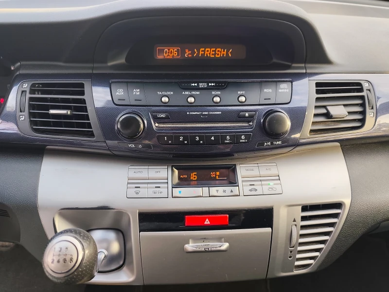 Honda Fr-v 2.2 ctdi /3+ 3/, снимка 9 - Автомобили и джипове - 52485074