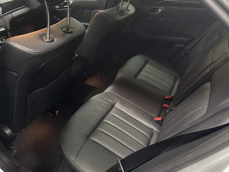 Mercedes-Benz E 400 4MATIC, снимка 12 - Автомобили и джипове - 53036939