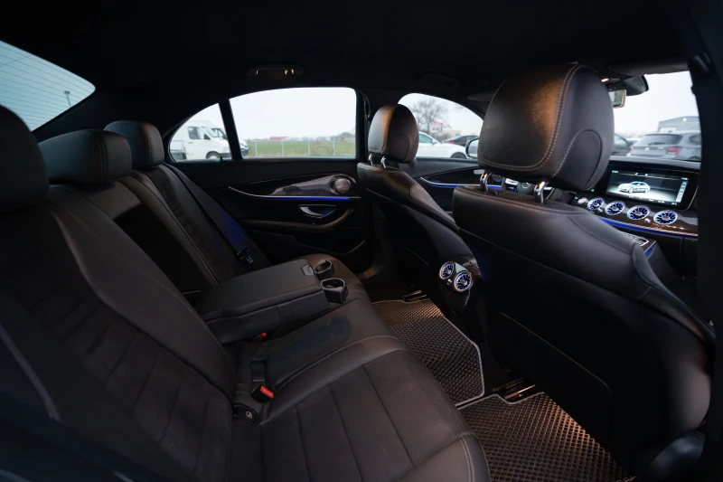 Mercedes-Benz E 200 FULL AMG | BURMESTER | CARBON | DIGITAL | FACELIFT, снимка 12 - Автомобили и джипове - 53133397