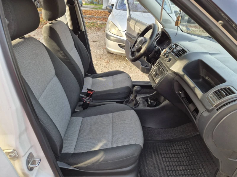 Skoda Fabia, снимка 9 - Автомобили и джипове - 53205086