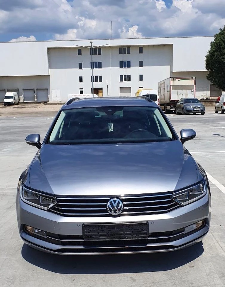 VW Passat, снимка 16 - Автомобили и джипове - 29371690